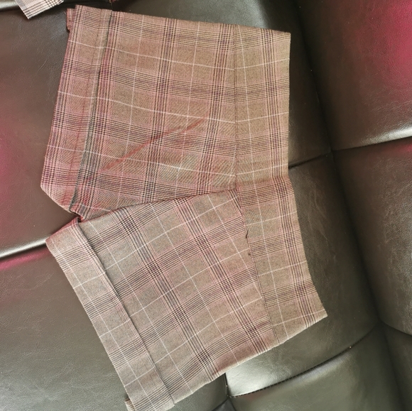 Dress shorts - Picture 2 of 3